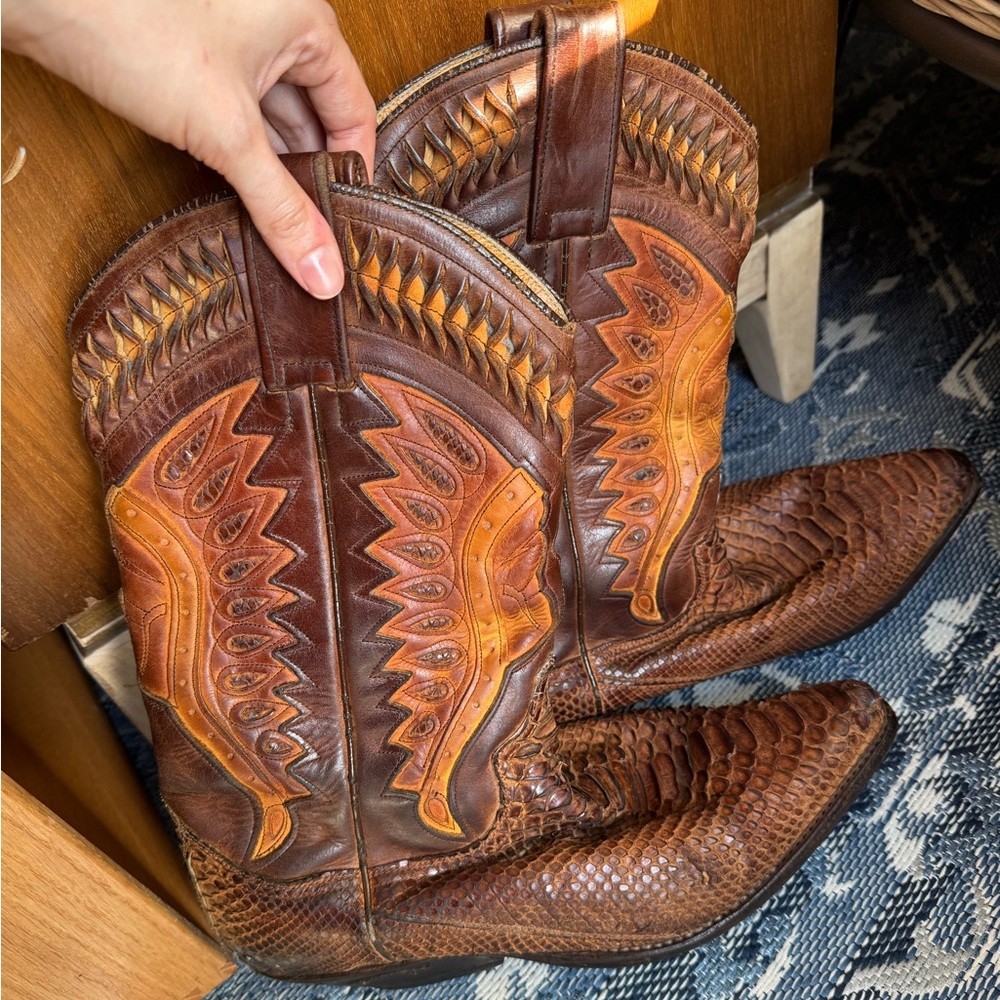 Vintage SENDRA 3588 Python Ornate Native Design  Exotic Snipe Toe Cowboy Boots